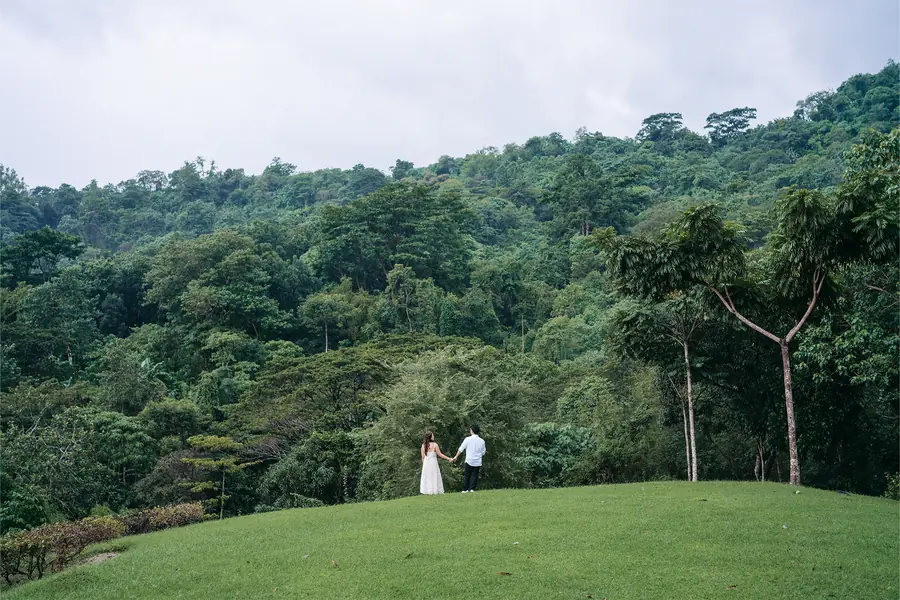 Paul and Jaimie, pre-wedding shoot — the hills